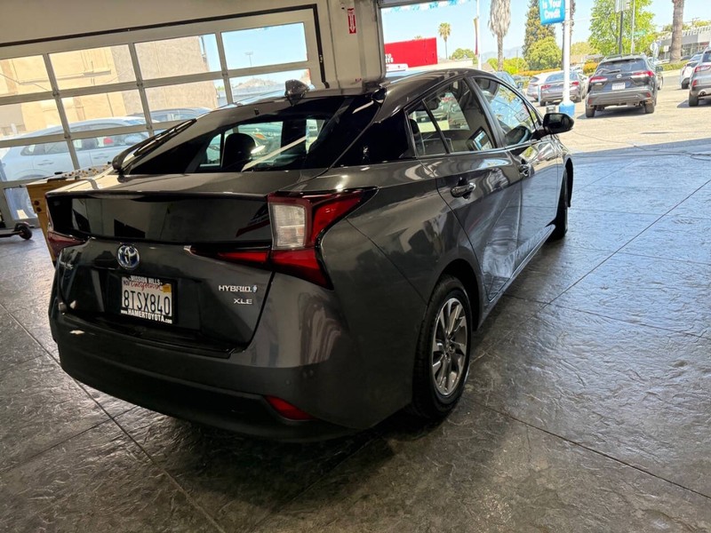 Toyota Prius Vehicle Full-screen Gallery Image 24