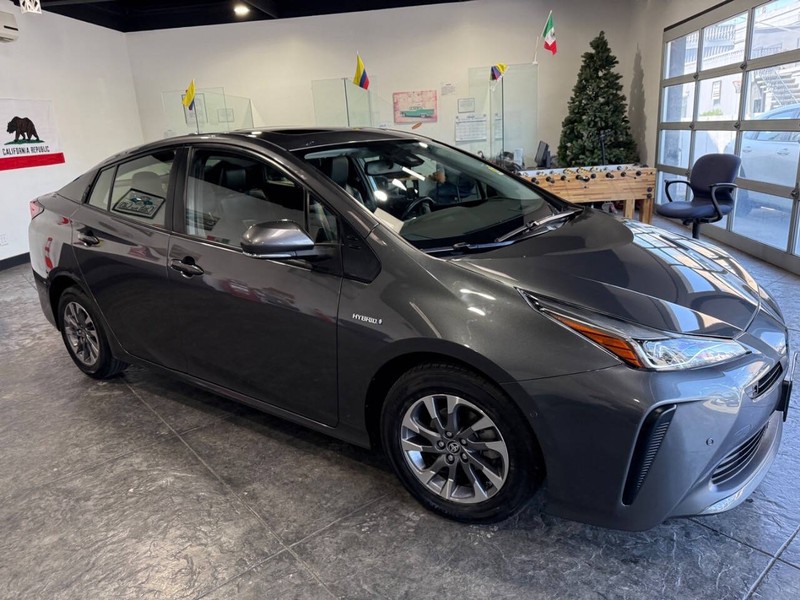 Toyota Prius Vehicle Full-screen Gallery Image 33