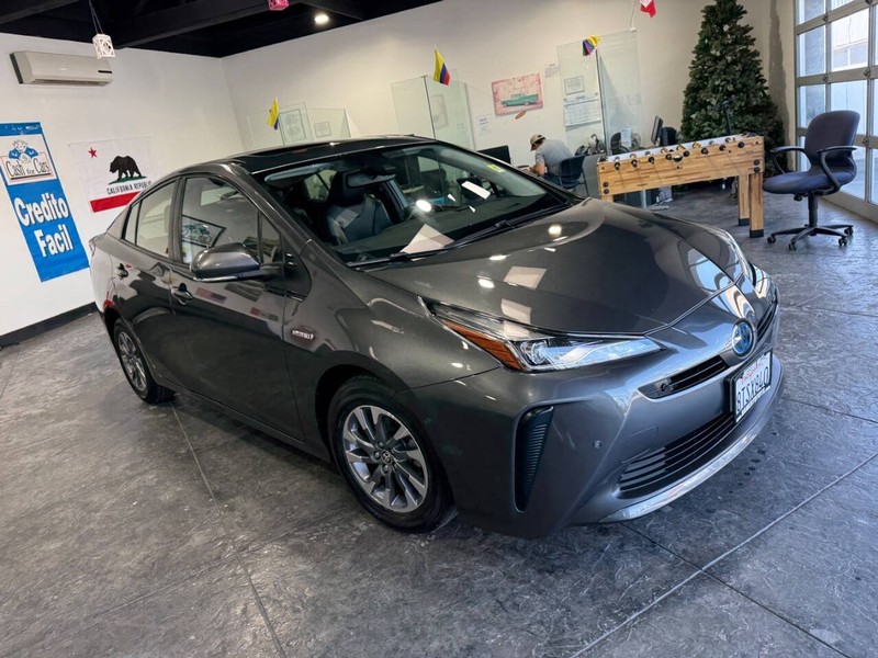 Toyota Prius Vehicle Full-screen Gallery Image 34