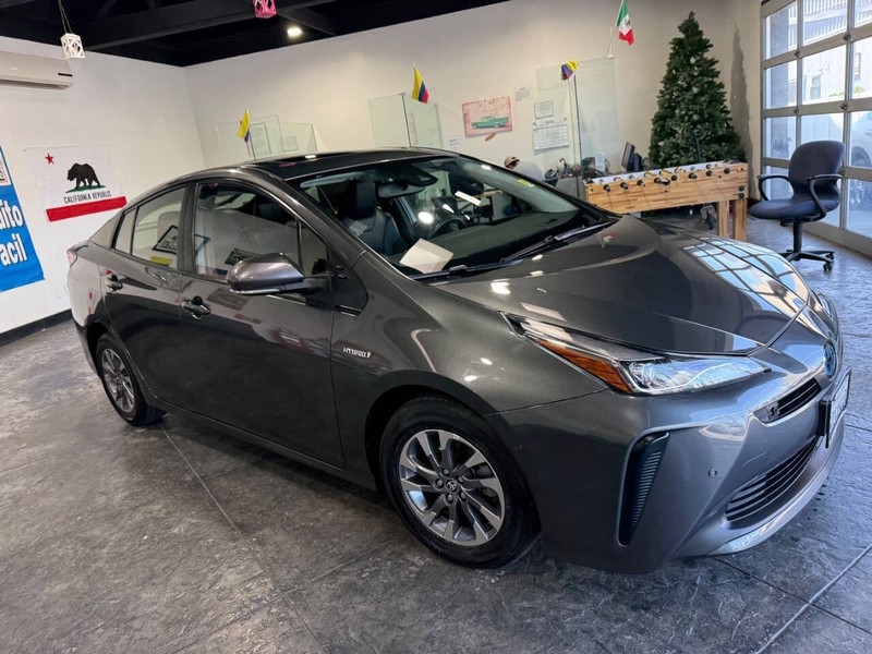 Toyota Prius Vehicle Full-screen Gallery Image 35