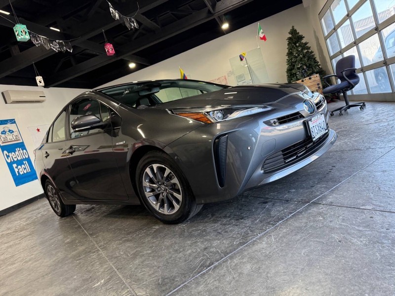 Toyota Prius Vehicle Full-screen Gallery Image 36