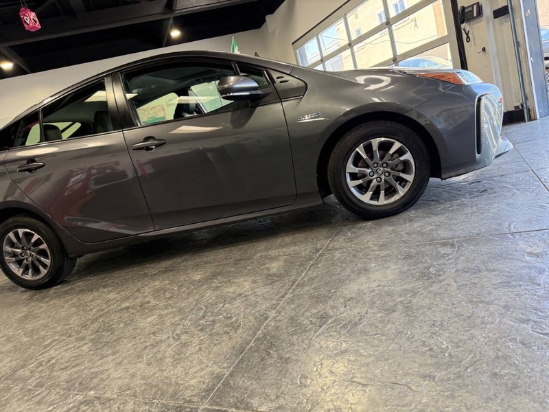 Toyota Prius Vehicle Full-screen Gallery Image 41