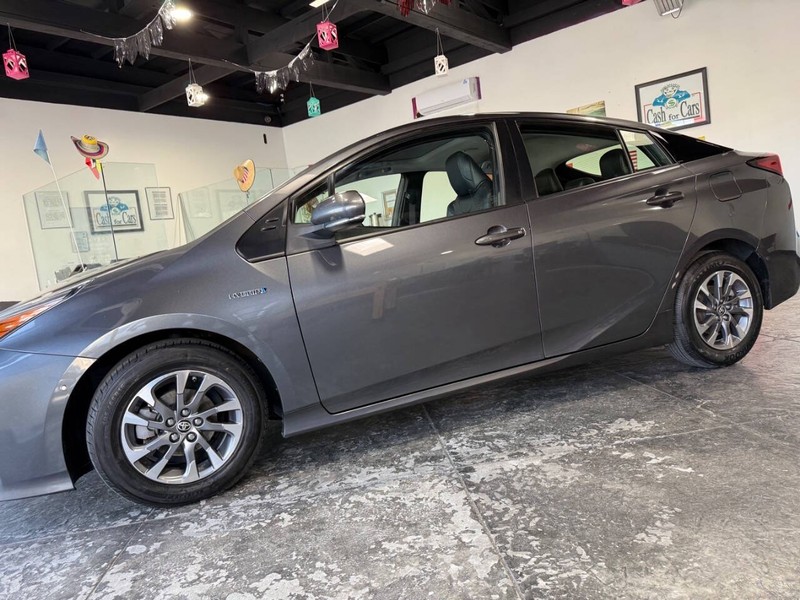 Toyota Prius Vehicle Full-screen Gallery Image 46