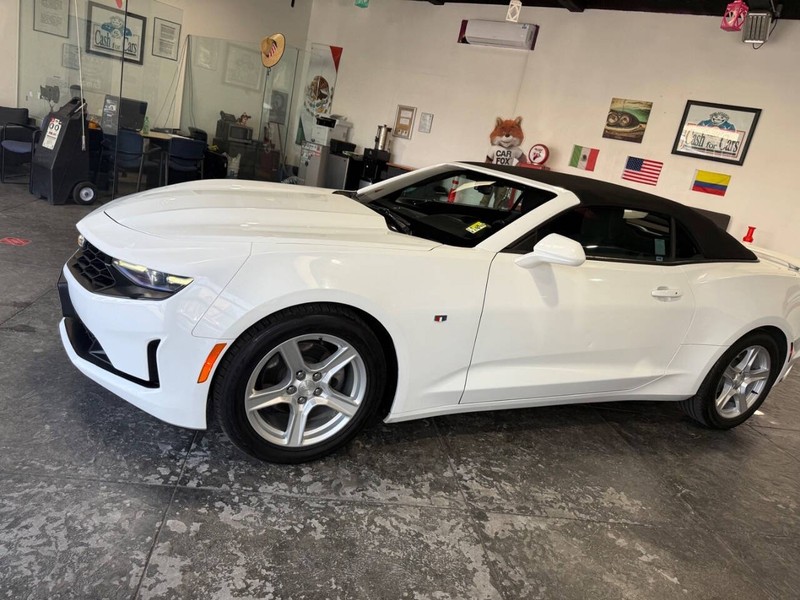 Chevrolet Camaro Vehicle Full-screen Gallery Image 06