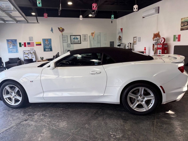 Chevrolet Camaro Vehicle Full-screen Gallery Image 10