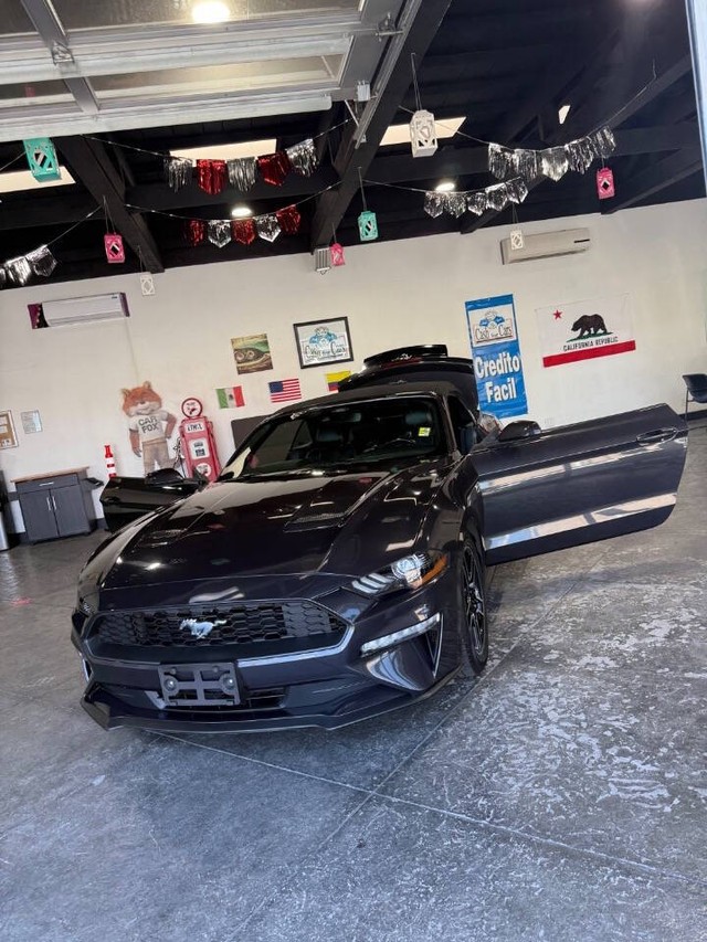 Ford Mustang Vehicle Full-screen Gallery Image 38