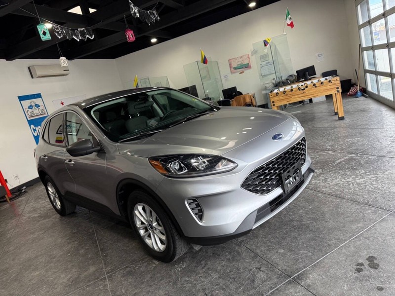 Ford Escape Vehicle Full-screen Gallery Image 31