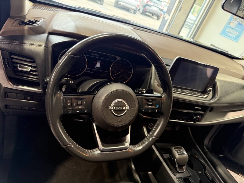 Nissan Rogue Vehicle Full-screen Gallery Image 35