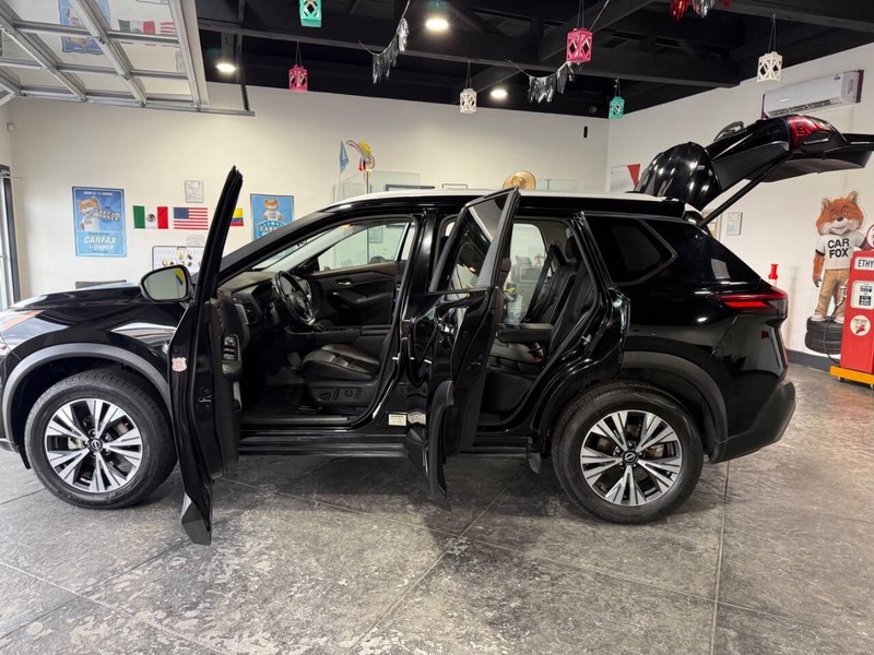 Nissan Rogue Vehicle Full-screen Gallery Image 47