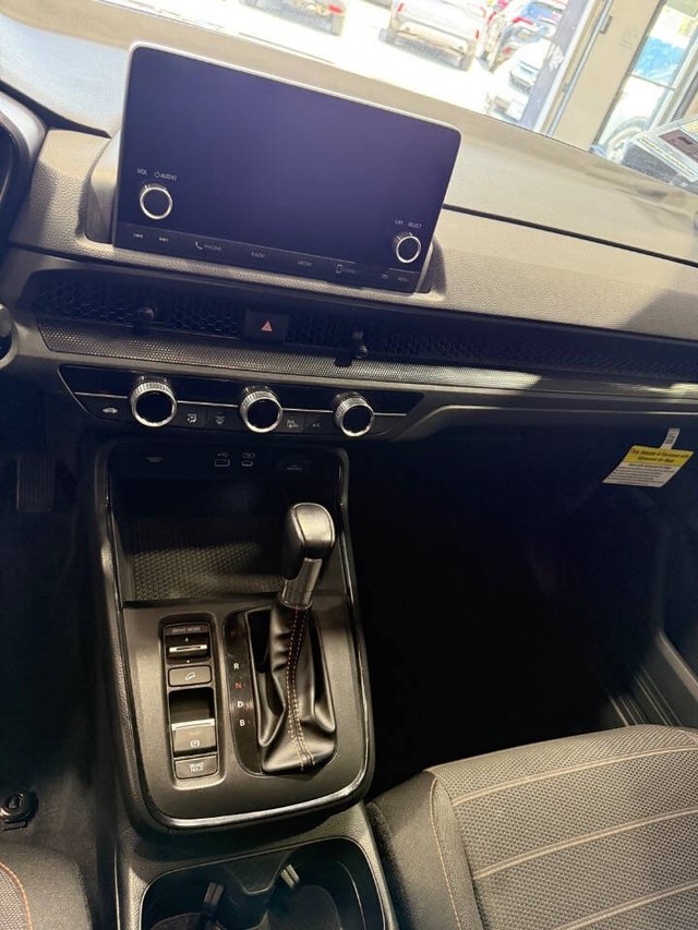 Honda CR-V Hybrid Vehicle Full-screen Gallery Image 36