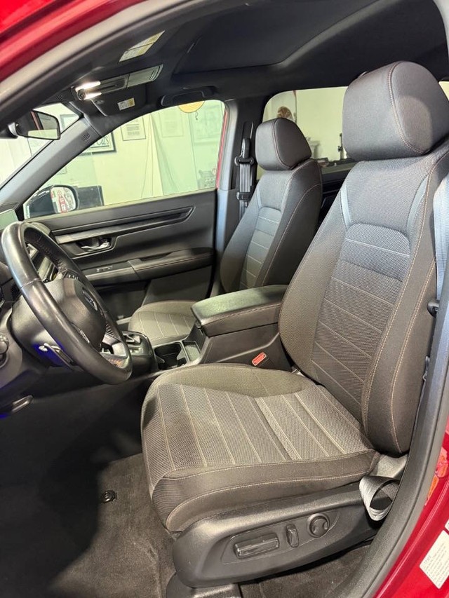 Honda CR-V Hybrid Vehicle Full-screen Gallery Image 37