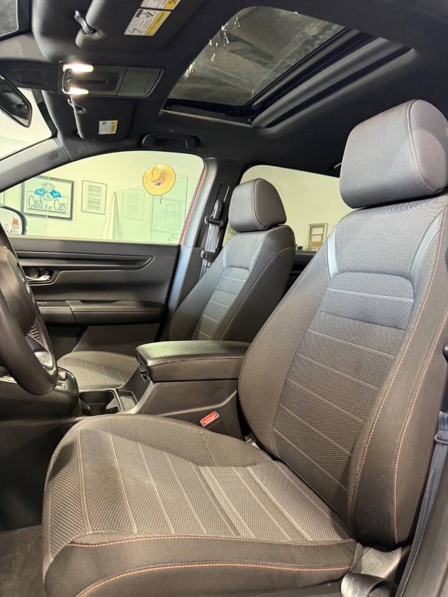 Honda CR-V Hybrid Vehicle Full-screen Gallery Image 39