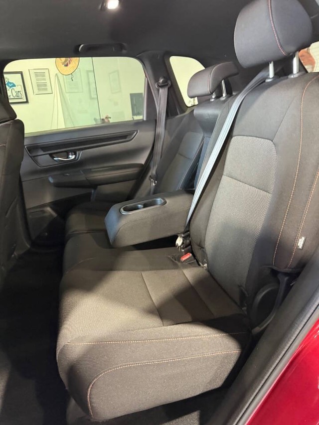 Honda CR-V Hybrid Vehicle Full-screen Gallery Image 40