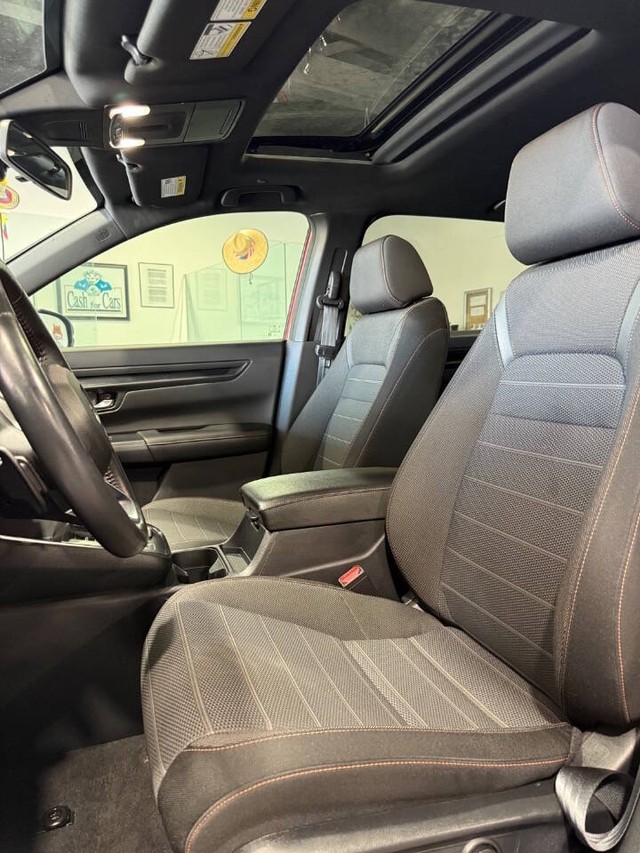 Honda CR-V Hybrid Vehicle Full-screen Gallery Image 41