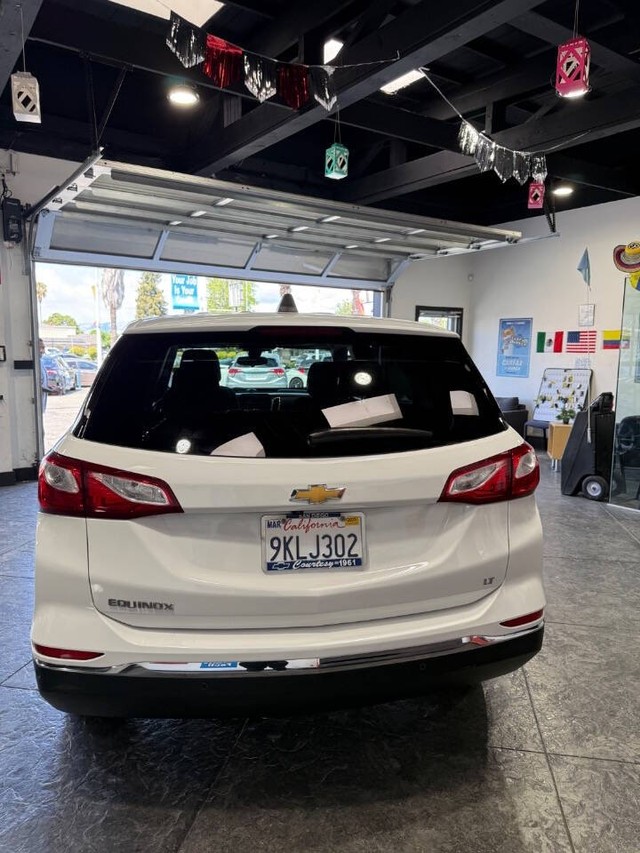Chevrolet Equinox Vehicle Full-screen Gallery Image 17