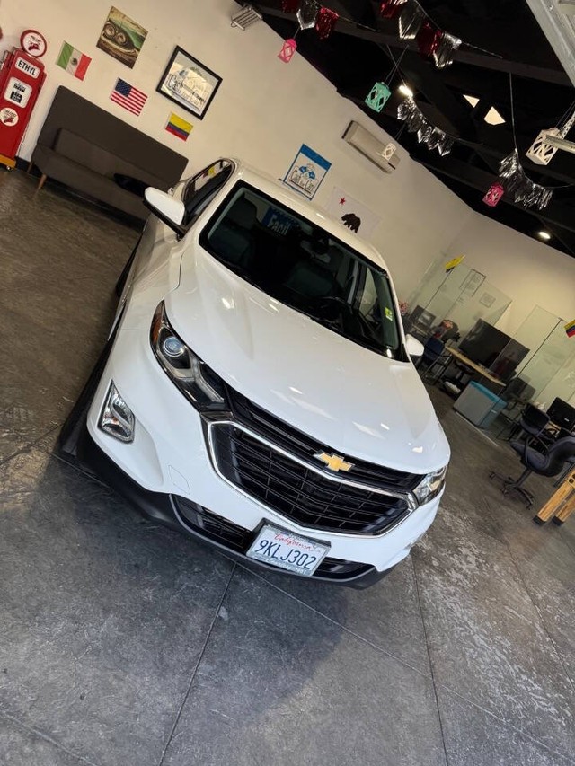Chevrolet Equinox Vehicle Full-screen Gallery Image 35