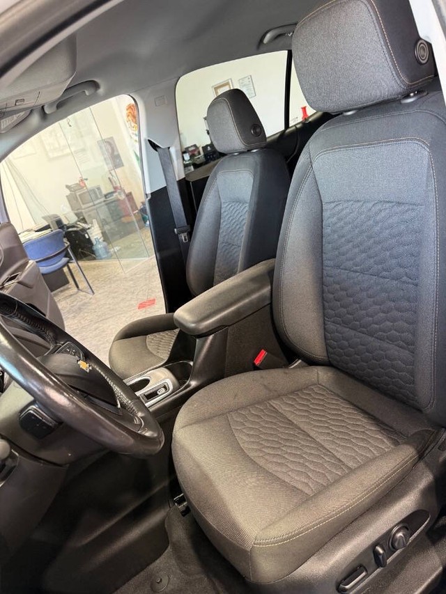 Chevrolet Equinox Vehicle Full-screen Gallery Image 47