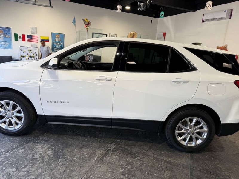 Chevrolet Equinox Vehicle Full-screen Gallery Image 10