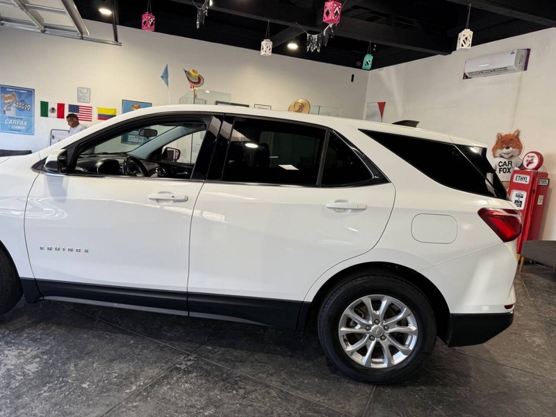 Chevrolet Equinox Vehicle Full-screen Gallery Image 11