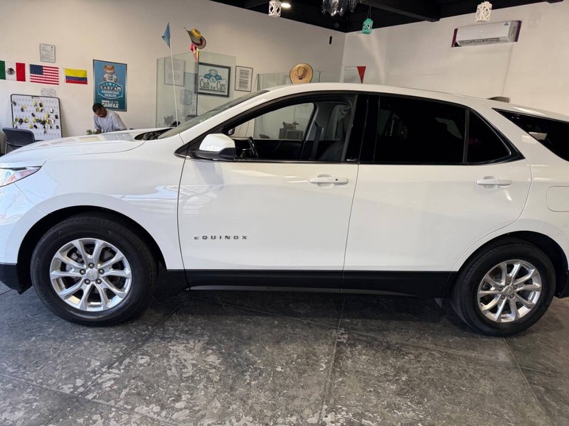 Chevrolet Equinox Vehicle Full-screen Gallery Image 12