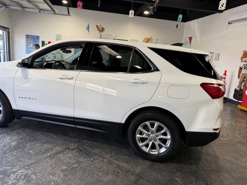 Chevrolet Equinox Vehicle Full-screen Gallery Image 15