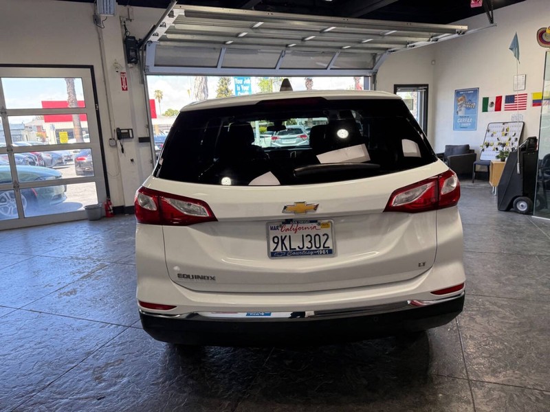 Chevrolet Equinox Vehicle Full-screen Gallery Image 16