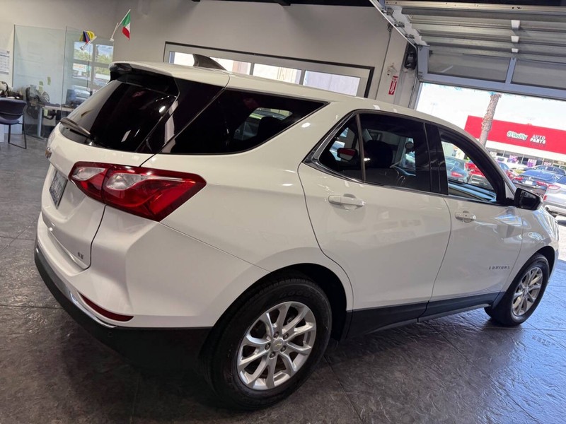 Chevrolet Equinox Vehicle Full-screen Gallery Image 21
