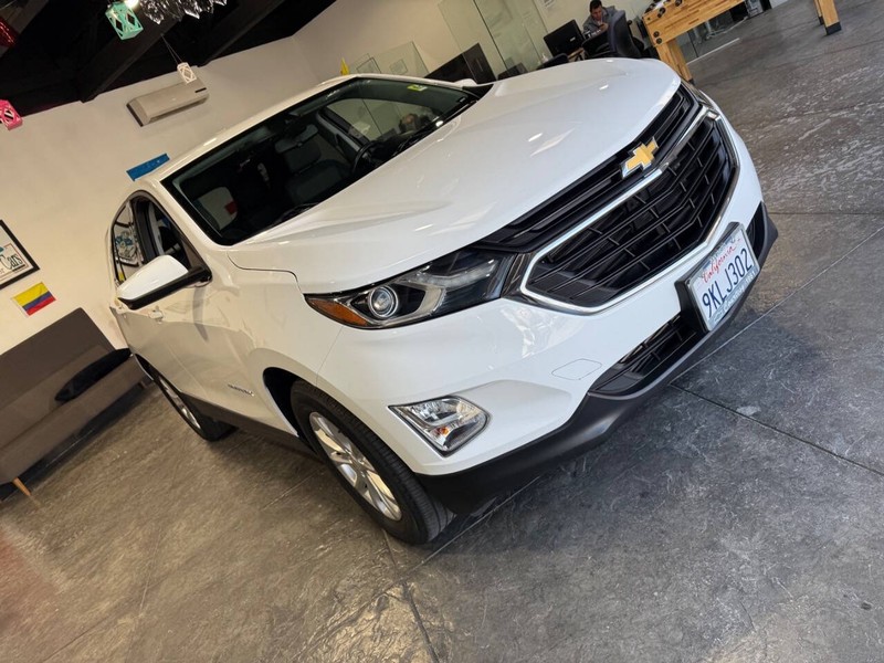 Chevrolet Equinox Vehicle Full-screen Gallery Image 32