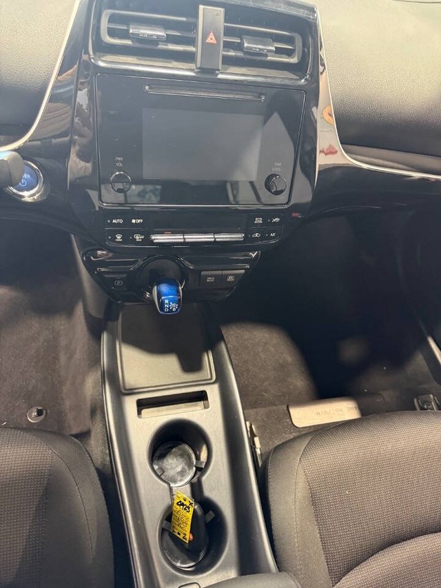 Toyota Prius Vehicle Full-screen Gallery Image 44