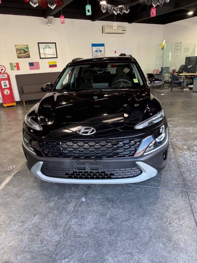 Hyundai Kona Vehicle Full-screen Gallery Image 05
