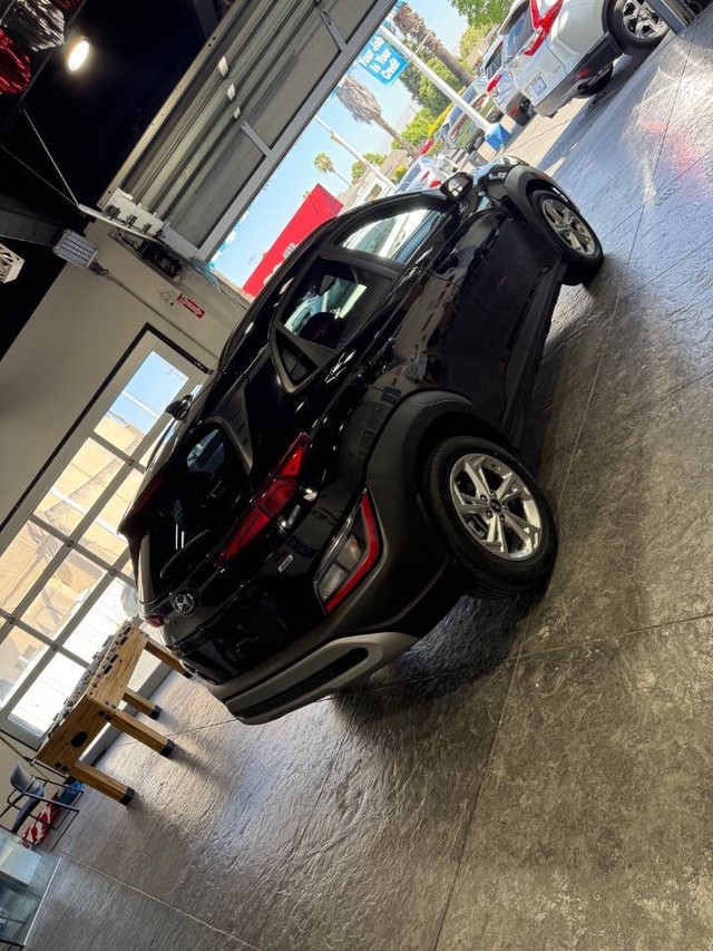 Hyundai Kona Vehicle Full-screen Gallery Image 24