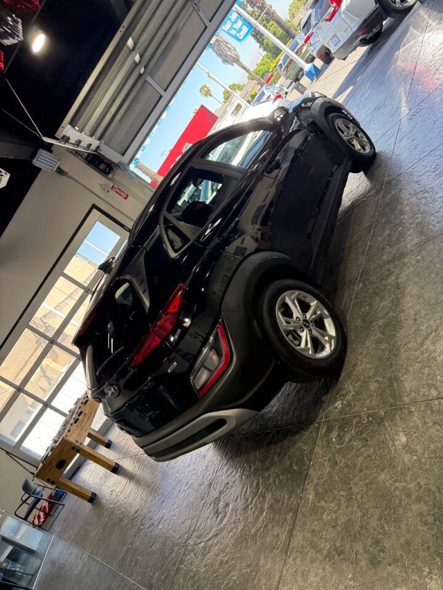 Hyundai Kona Vehicle Full-screen Gallery Image 28