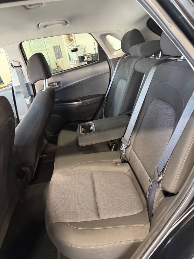 Hyundai Kona Vehicle Full-screen Gallery Image 49