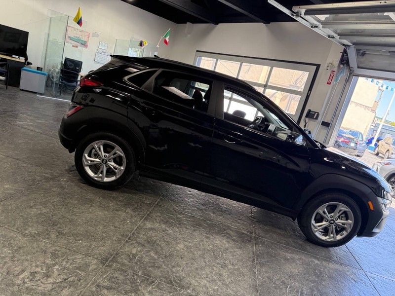 Hyundai Kona Vehicle Full-screen Gallery Image 34