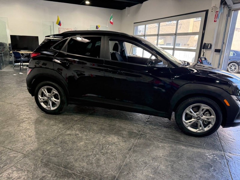 Hyundai Kona Vehicle Full-screen Gallery Image 37
