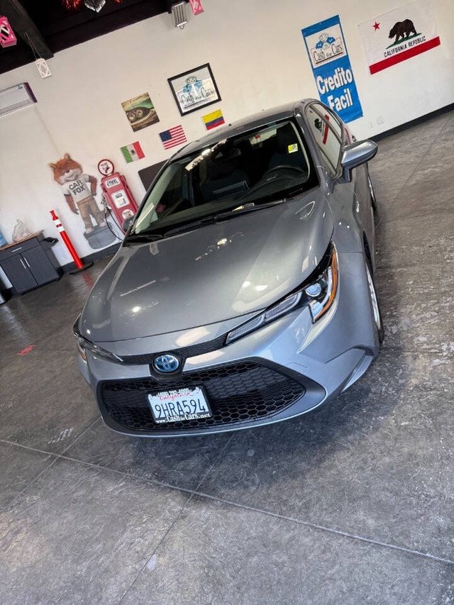 Toyota Corolla Hybrid Vehicle Full-screen Gallery Image 04