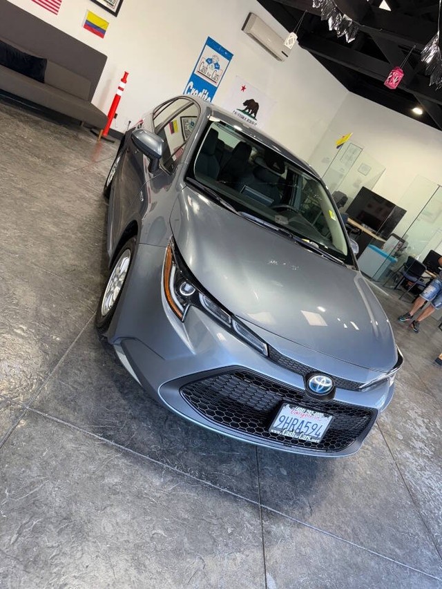 Toyota Corolla Hybrid Vehicle Full-screen Gallery Image 28