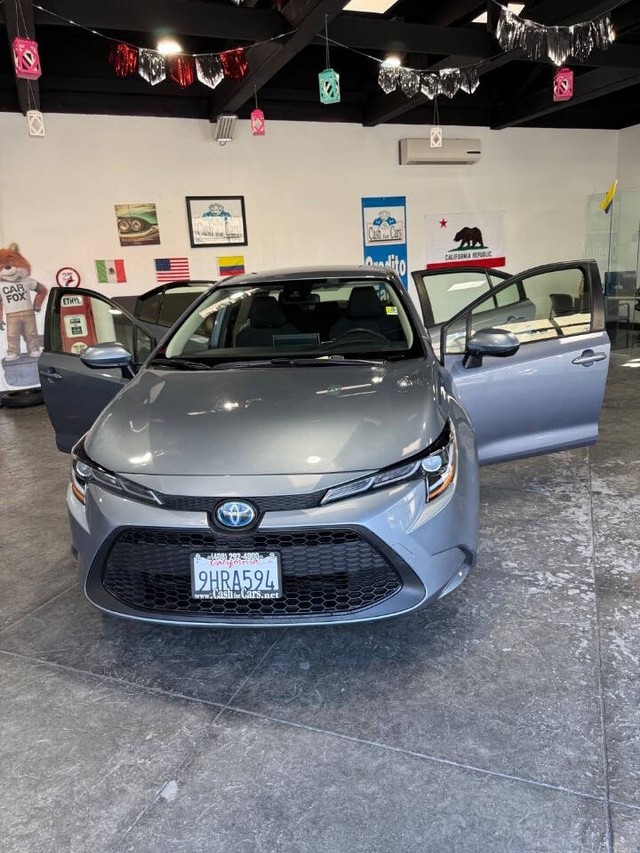 Toyota Corolla Hybrid Vehicle Full-screen Gallery Image 46