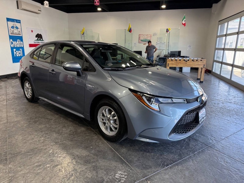 Toyota Corolla Hybrid Vehicle Full-screen Gallery Image 29