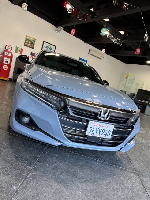 Honda Accord Sedan Vehicle Full-screen Gallery Image 31