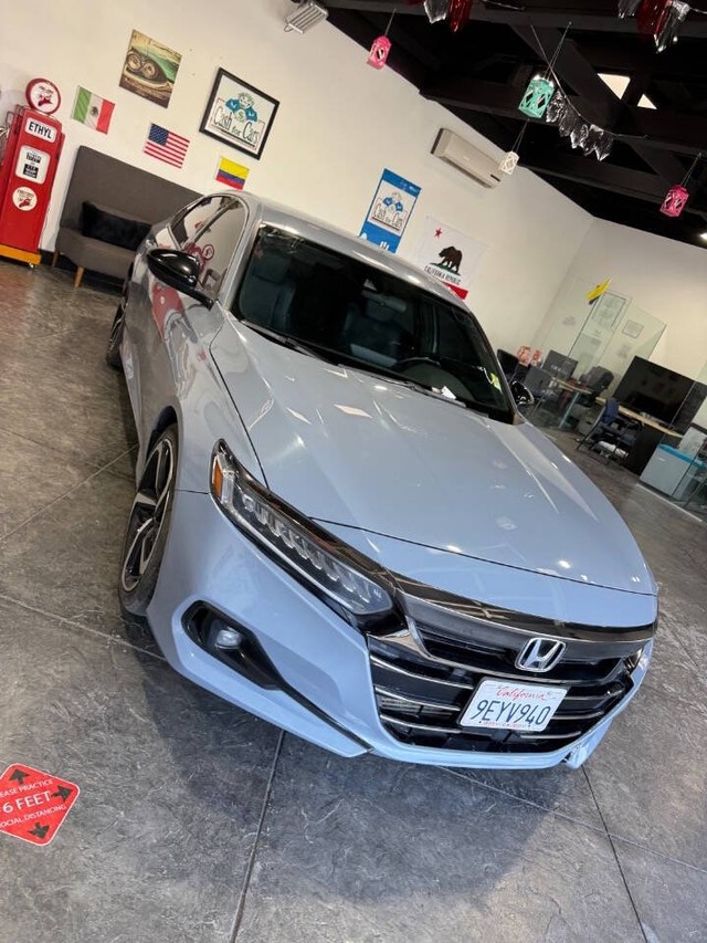 Honda Accord Sedan Vehicle Full-screen Gallery Image 32