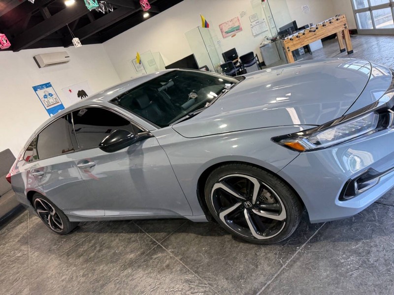 Honda Accord Sedan Vehicle Full-screen Gallery Image 28