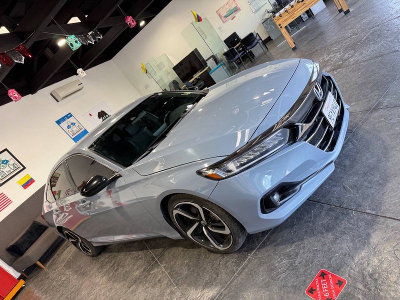 Honda Accord Sedan Vehicle Full-screen Gallery Image 33