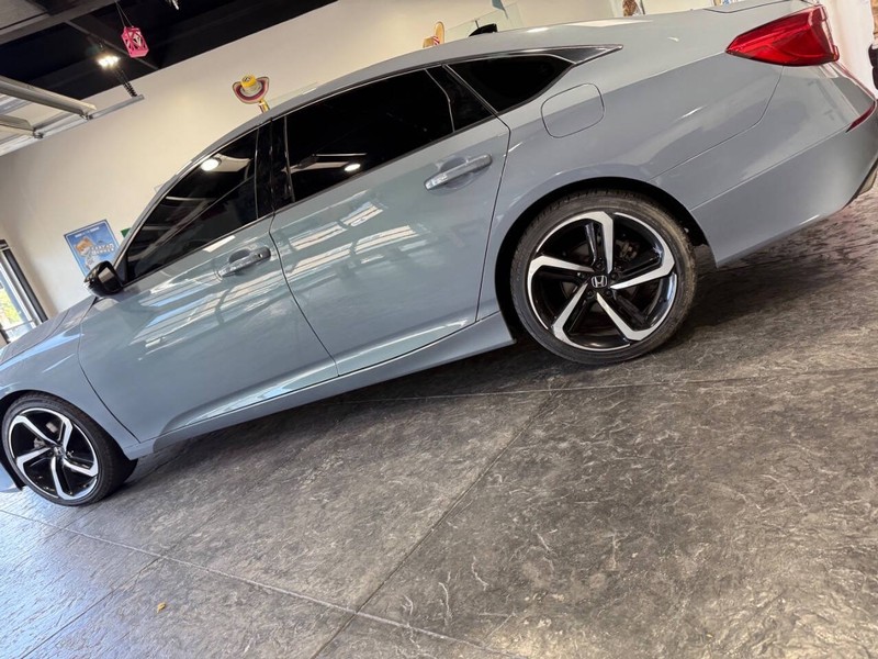 Honda Accord Sedan Vehicle Full-screen Gallery Image 36