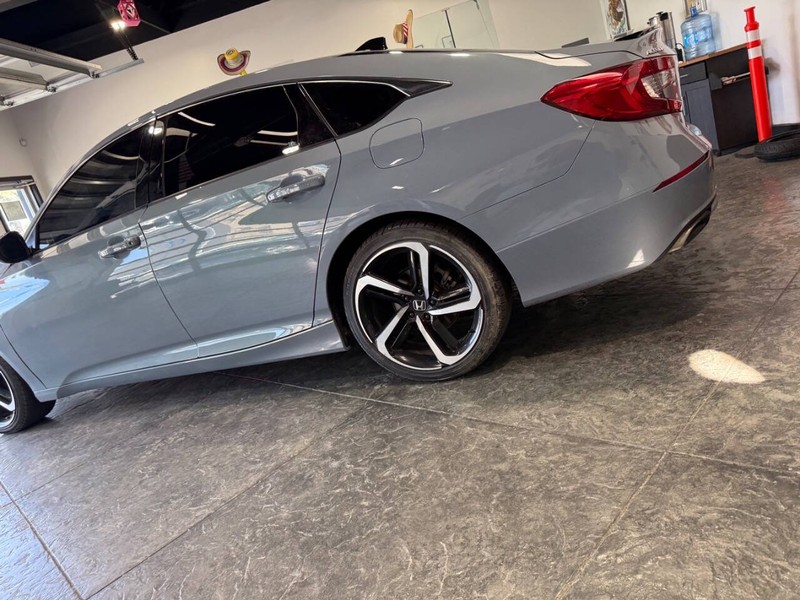 Honda Accord Sedan Vehicle Full-screen Gallery Image 37
