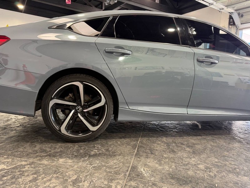Honda Accord Sedan Vehicle Full-screen Gallery Image 38
