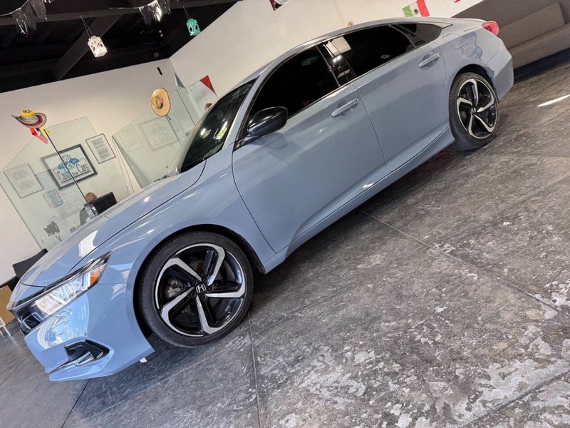 Honda Accord Sedan Vehicle Full-screen Gallery Image 39