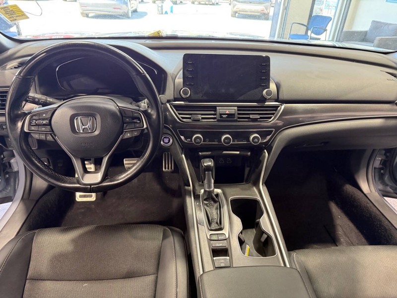 Honda Accord Sedan Vehicle Full-screen Gallery Image 50