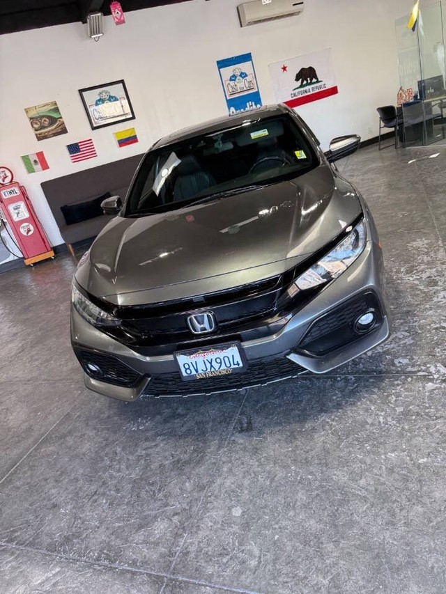 Honda Civic Hatchback Vehicle Full-screen Gallery Image 03