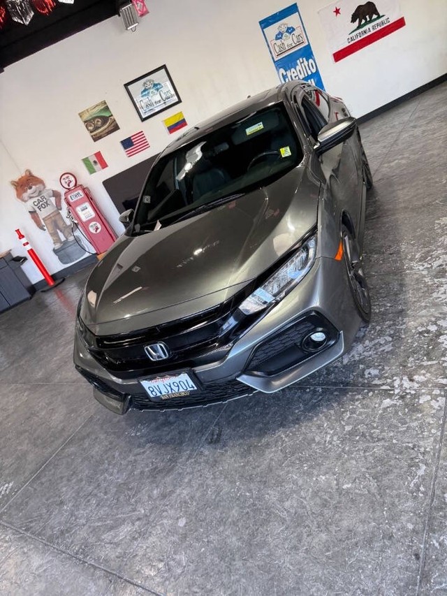 Honda Civic Hatchback Vehicle Full-screen Gallery Image 08